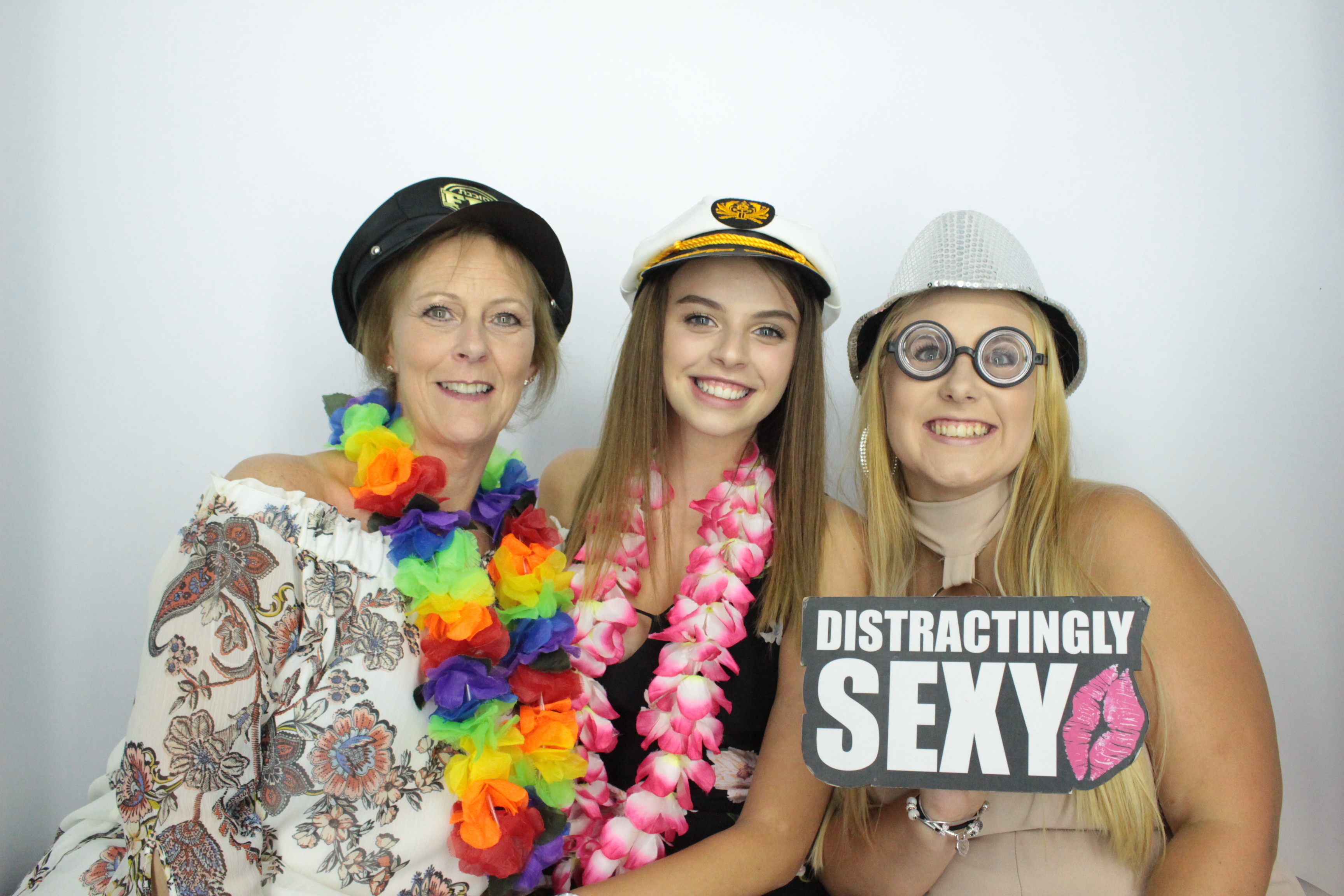 Martin & Colleen’s Joint 50th | View more photos from the event at gallery.myphotoboothexperience.co.uk/u/MyPhotoBoothExperienceLtd/Martin-Colleen’s-Joint-50th